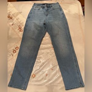 Hollister CURVY HIGH-RISE MEDIUM WASH MOM JEANS vintage stretch